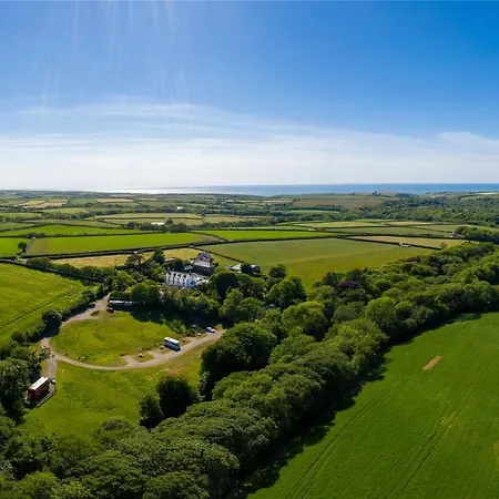 Fosfelle Glamping Hotel Hartland Exterior photo